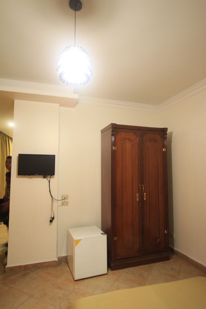 Arabesque Hostel *